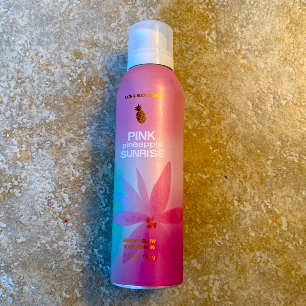 Bath and Body Works Pink Pineapple Sunrise Beachy Glow lotion